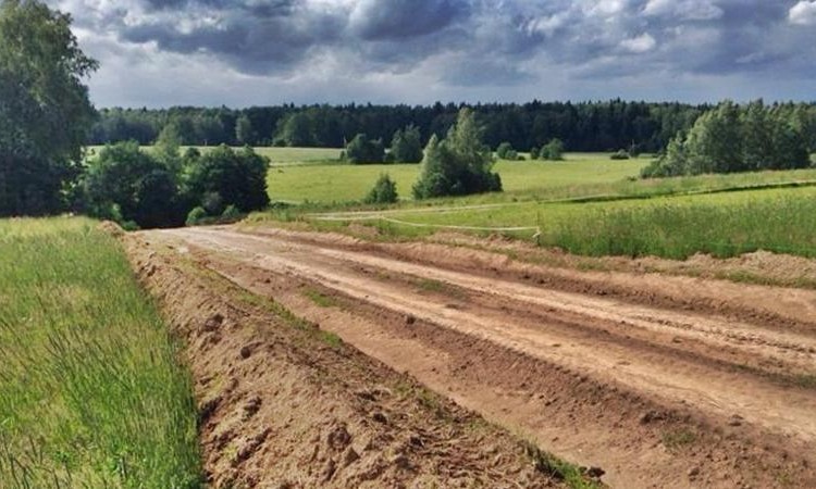 Апрель