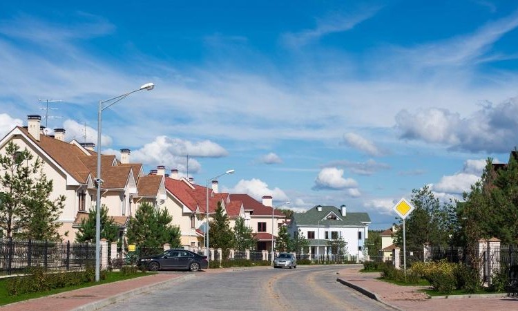 Крона (Krona Village)