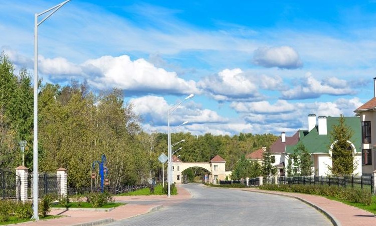 Крона (Krona Village)