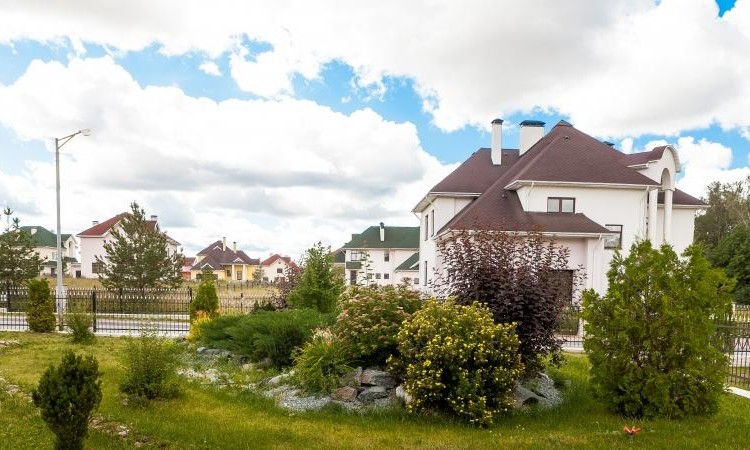 Крона (Krona Village)